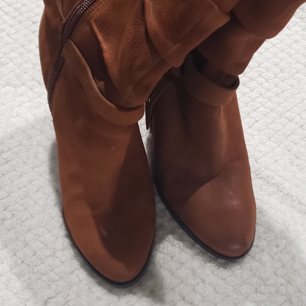 Boots - Picture 4 of 7